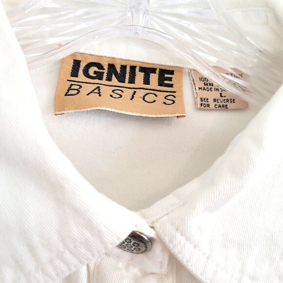 Ignite Basics White Denim Western Top with Metal buttons Women’s Large EUC - Picture 2 of 8